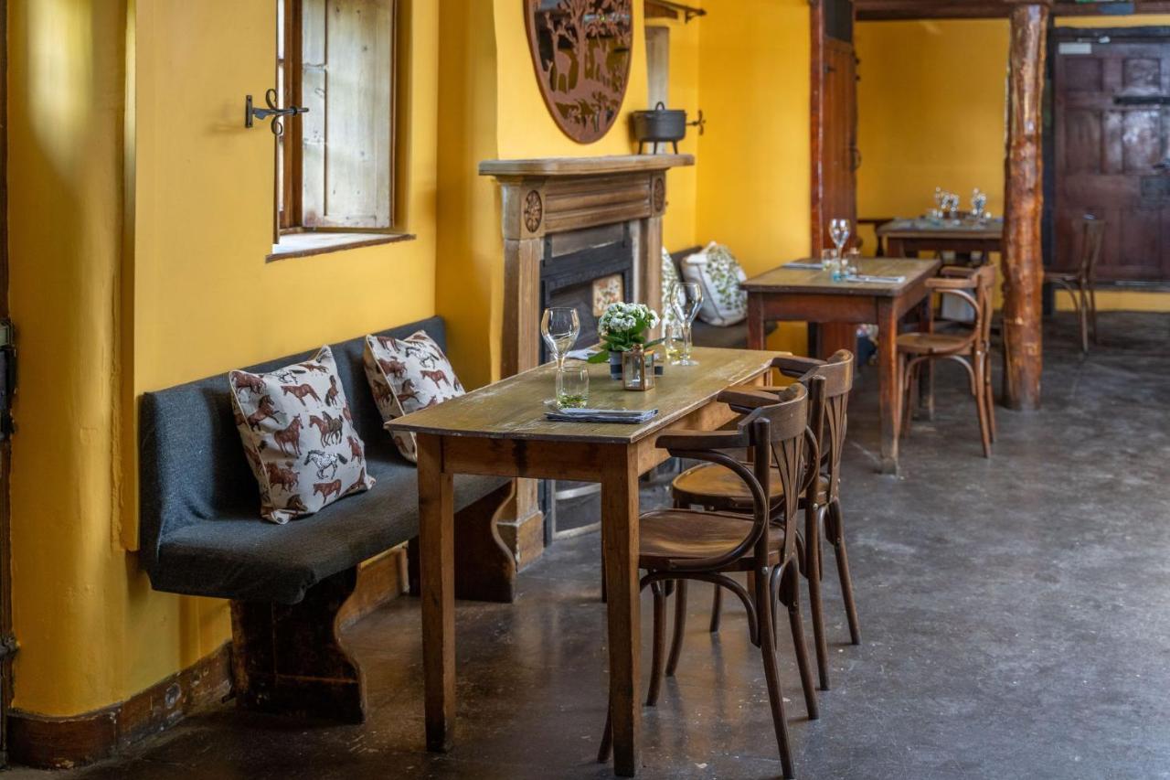 Rising Sun Pub, Restaurant And Rooms Lacock Kültér fotó