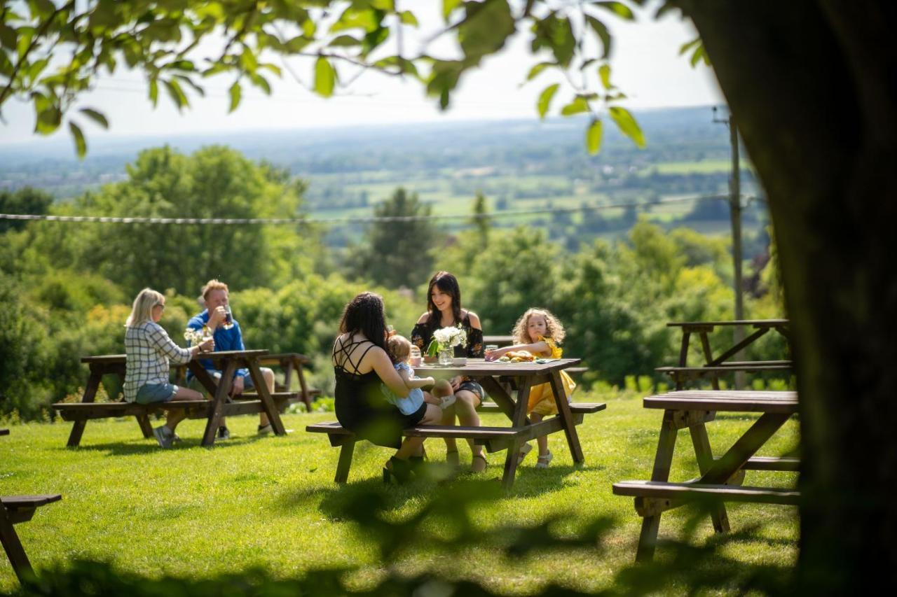 Rising Sun Pub, Restaurant And Rooms Lacock Kültér fotó
